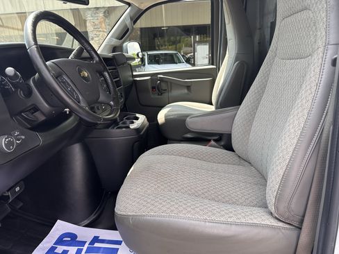 Used 2022 Chevrolet Express 3500 w/ Power Convenience Package RWD image 8