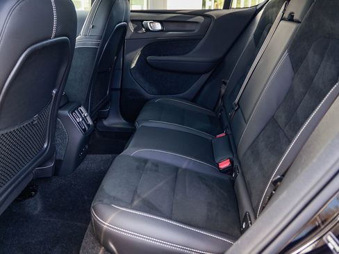 Used 2023 Volvo C40 P8 Recharge Ultimate image 20