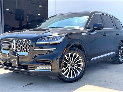 Used 2021 Lincoln Aviator Reserve w/ Elements Package Plus image 2