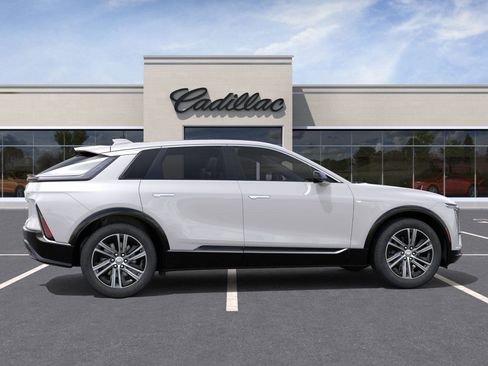 New 2025 Cadillac Lyriq Luxury image 5