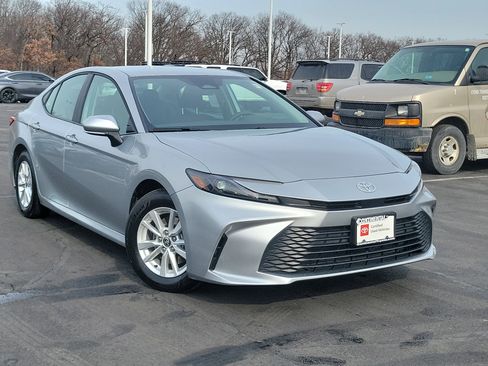 Used 2026 Toyota Camry LE image 38