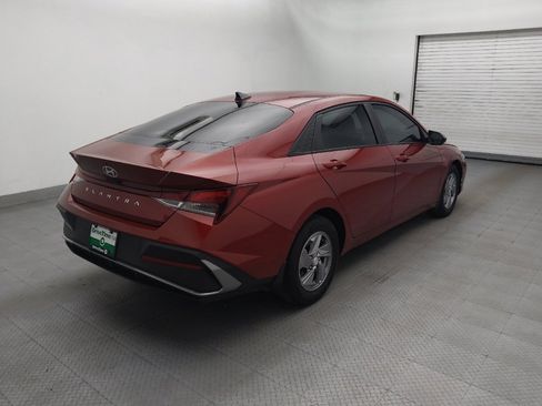 Used 2025 Hyundai Elantra SE FWD image 9