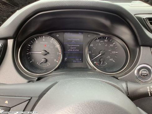 Used 2019 Nissan Rogue SV w/ Sun & Sound Touring Package image 8