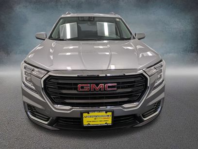 Used 2024 GMC Terrain SLE w/ Driver Convenience Package
