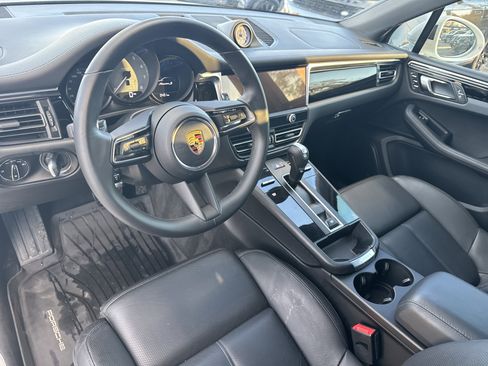 Used 2022 Porsche Macan S image 14