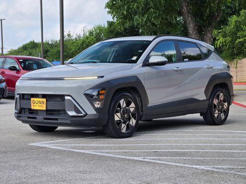 Used 2024 Hyundai Kona SEL FWD image 7
