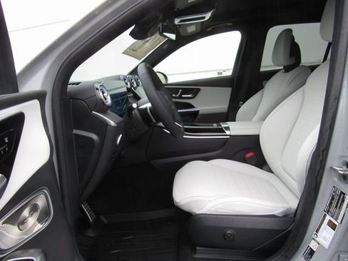 New 2026 Mercedes-Benz GLC 300 4MATIC image 9