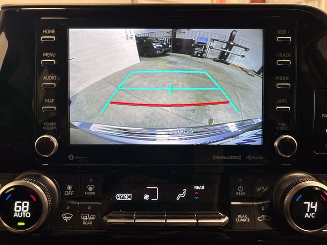 Used 2020 Toyota Highlander XLE AWD/4WD image 31