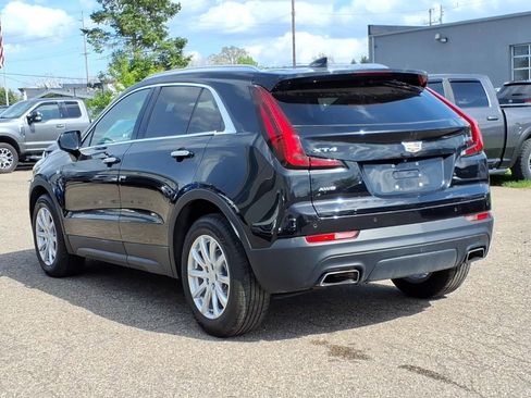 Used 2019 Cadillac XT4 Luxury w/ Cold Weather Package AWD/4WD image 3