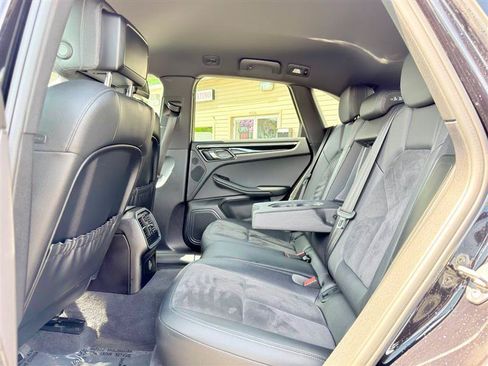 Used 2018 Porsche Macan AWD/4WD image 23