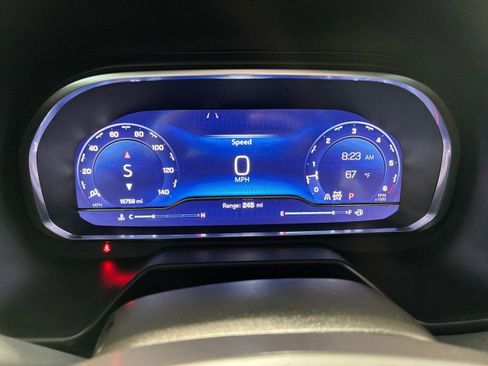 Used 2024 Chevrolet Suburban Z71 w/ Luxury Package image 19