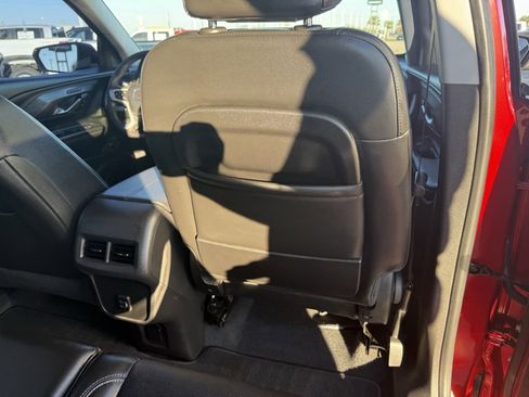 Used 2022 GMC Terrain SLT w/ Infotainment Package II image 39