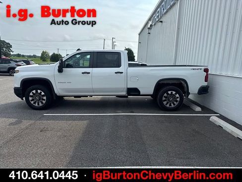 Used 2024 Chevrolet Silverado 2500 Custom w/ Custom Convenience Package AWD/4WD image 5