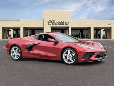 Used 2022 Chevrolet Corvette Stingray Preferred Cpe w/ Z51 Performance Package RWD image 3