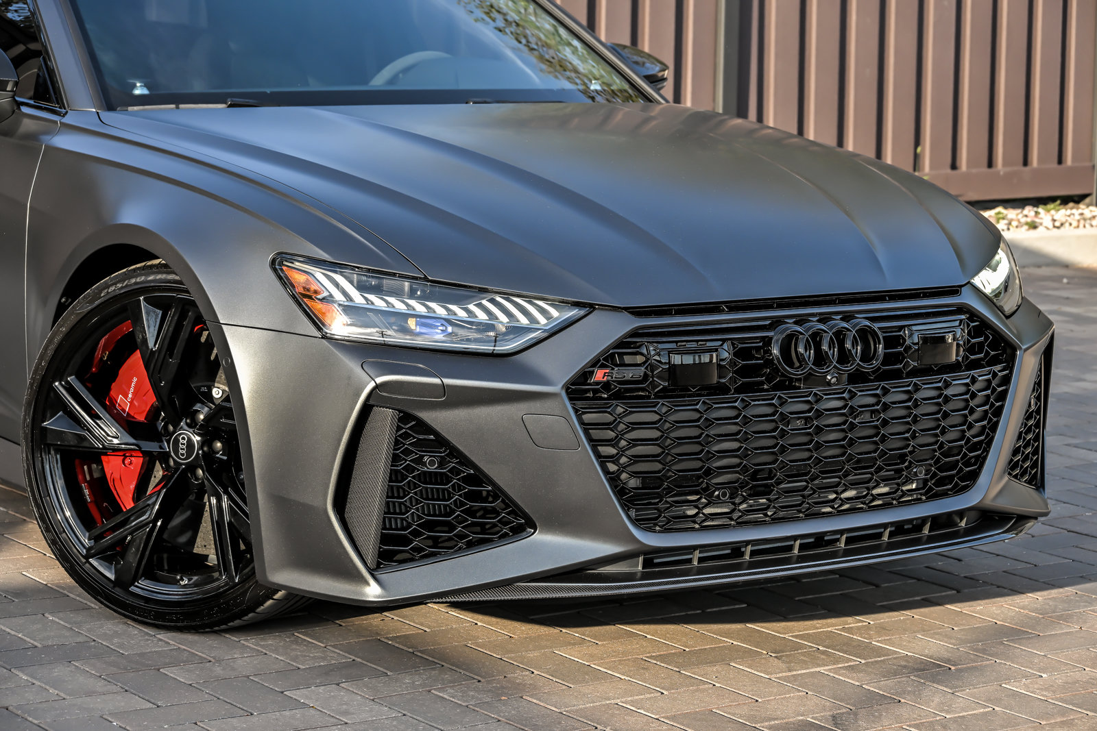 Used 2022 Audi RS 6 AWD/4WD image 2