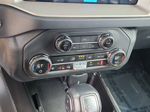 Used 2025 Ford Bronco Outer Banks AWD/4WD image 15