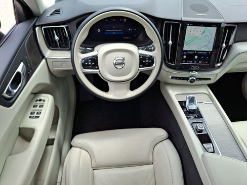 Certified 2023 Volvo XC60 B5 Ultimate w/ Climate Package AWD/4WD image 11
