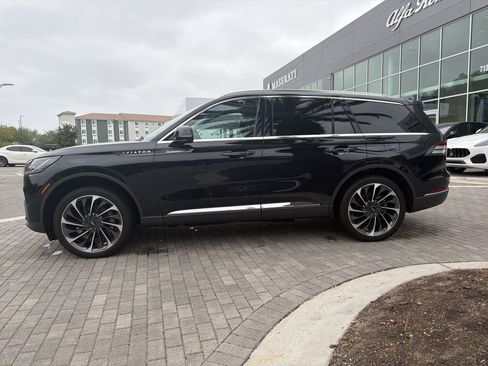 Used 2025 Lincoln Aviator Reserve w/ Illumination Package image 8