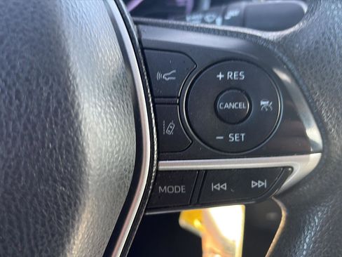 Used 2021 Toyota Camry LE image 11