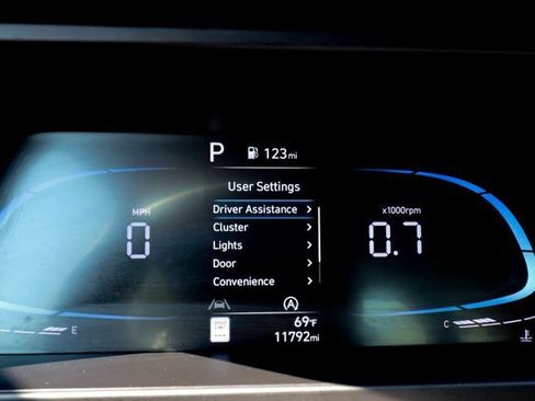 Used 2024 Hyundai Elantra SE image 6