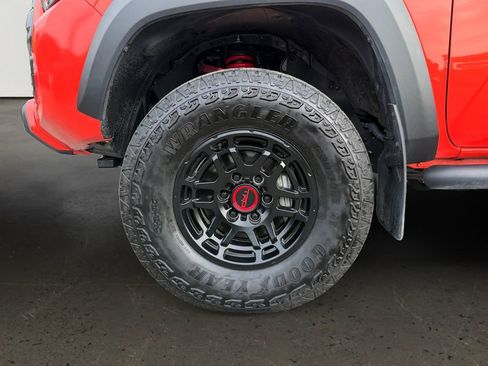 Used 2023 Toyota Tacoma TRD Pro AWD/4WD image 10