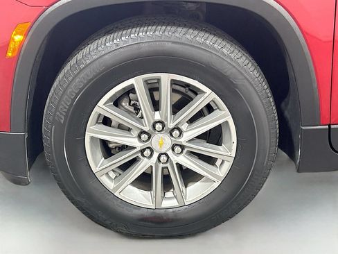 Used 2023 Chevrolet Traverse LT w/ LPO, Floor Liner Package FWD image 28