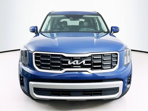 Used 2025 Kia Telluride S FWD image 2