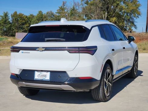 New 2025 Chevrolet Equinox EV LT image 5