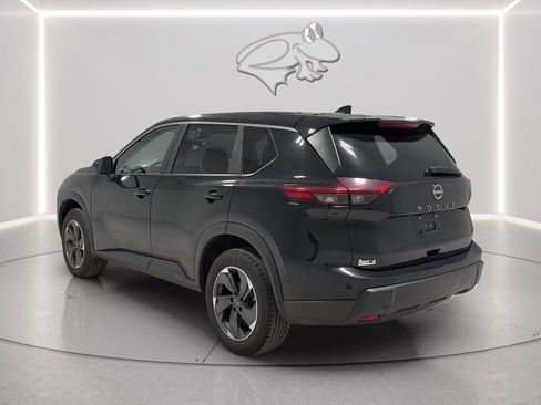 Used 2025 Nissan Rogue SV FWD image 3