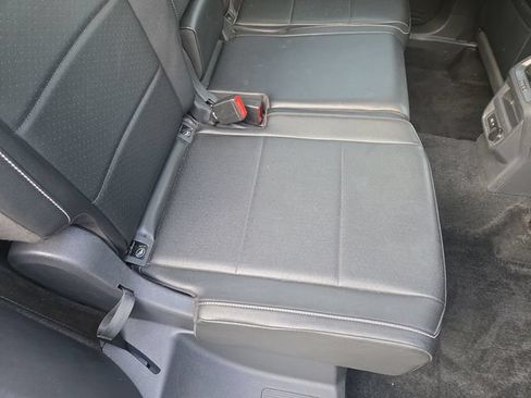 Used 2021 Volkswagen Tiguan SE w/ Panoramic Sunroof Package FWD image 30