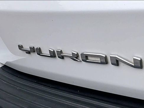 Used 2023 GMC Yukon XL Denali w/ Advanced Technology Package image 10