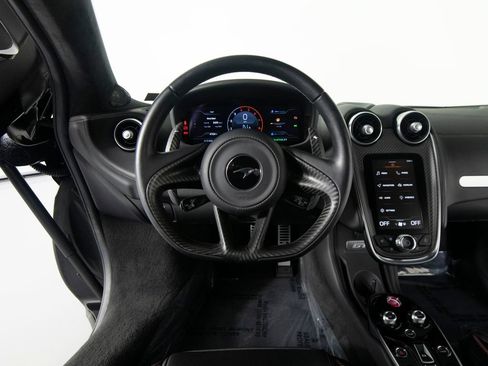 Used 2023 McLaren GT RWD image 16