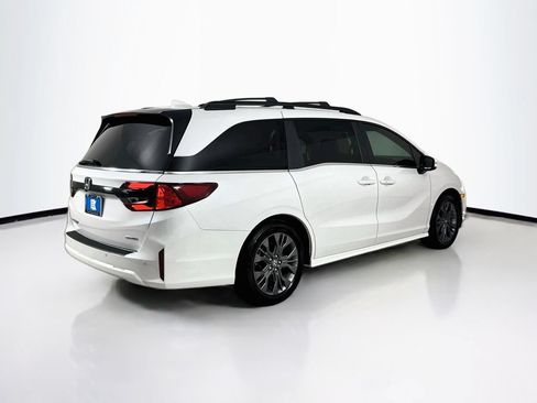 Used 2026 Honda Odyssey Touring image 8