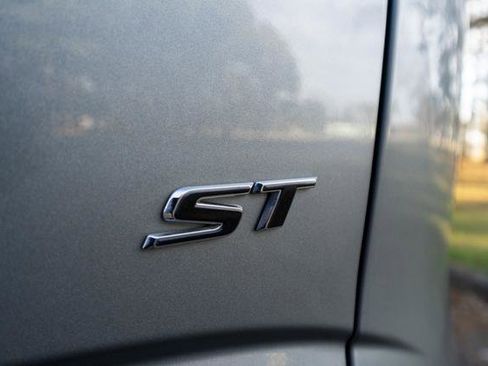 Used 2024 Buick Enclave Essence w/ Sport Touring Edition image 45