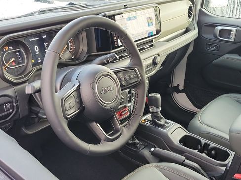 New 2026 Jeep Gladiator Mojave image 3