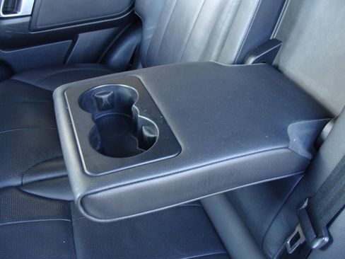 Used 2020 Land Rover Discovery Landmark image 39