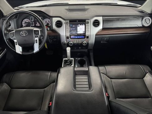 Used 2018 Toyota Tundra Limited w/ Limited Premium Package AWD/4WD image 10