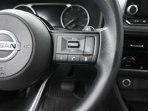 Used 2021 Nissan Rogue SV AWD/4WD image 12
