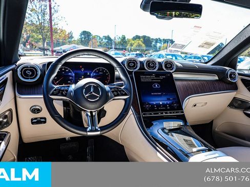 Used 2025 Mercedes-Benz GLC 300 4MATIC image 24
