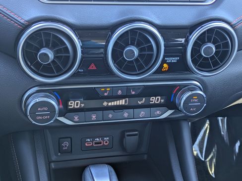 Used 2024 Nissan Sentra SR w/ SR Premium Package image 14