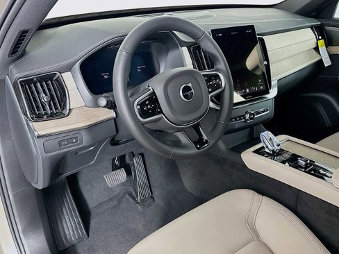 New 2026 Volvo XC90 T8 Plus w/ Protection Package Premier AWD/4WD image 9