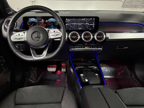 Certified 2023 Mercedes-Benz EQB 300 4MATIC image 40