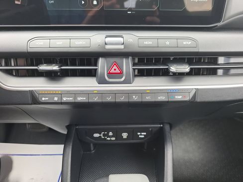 Used 2025 Kia K4 FWD image 24