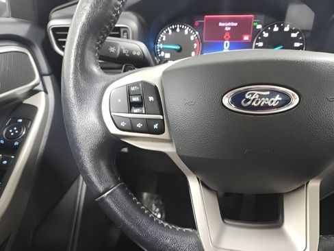 Used 2021 Ford Explorer XLT w/ Equipment Group 202A AWD/4WD image 28
