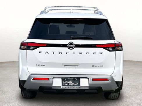 Used 2025 Nissan Pathfinder SL AWD/4WD image 6