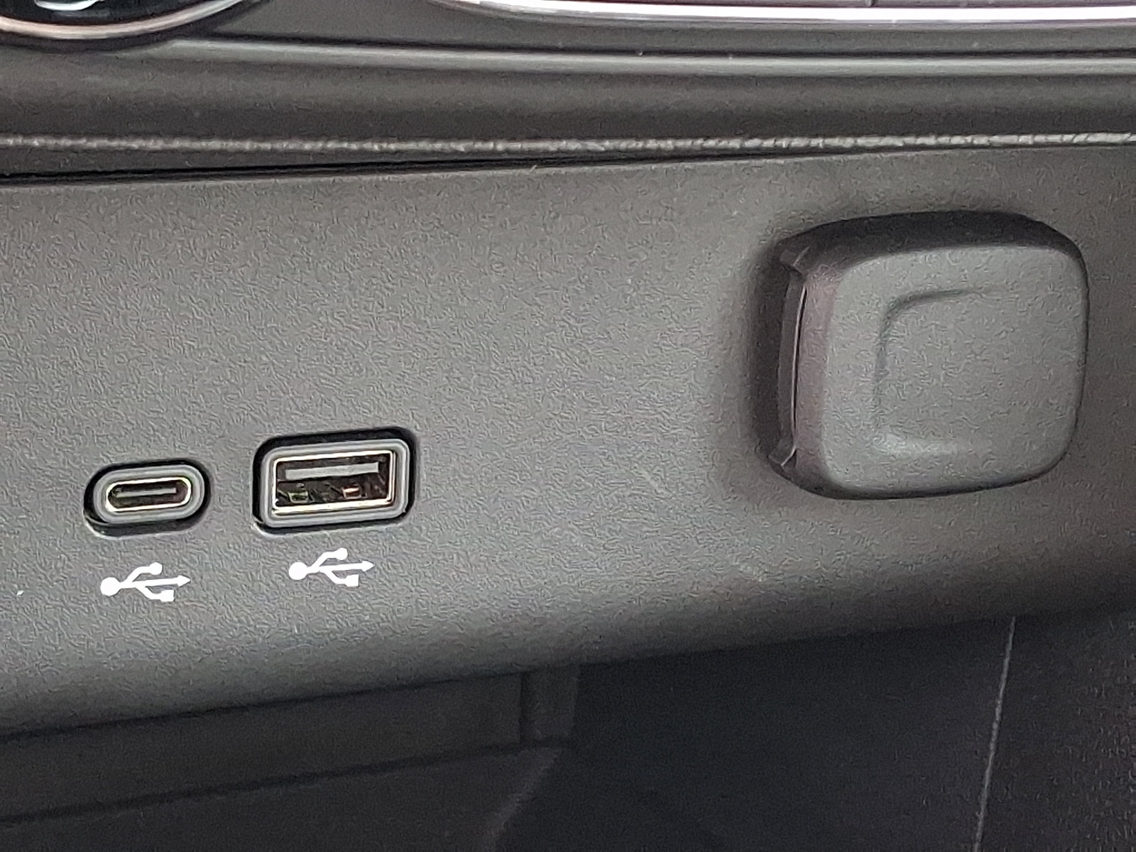 Certified 2024 Buick Encore GX Preferred AWD/4WD image 24