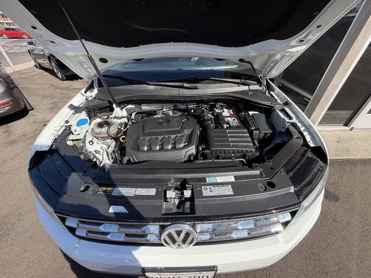 Used 2018 Volkswagen Tiguan SE w/ Panoramic Sunroof Package AWD/4WD image 21