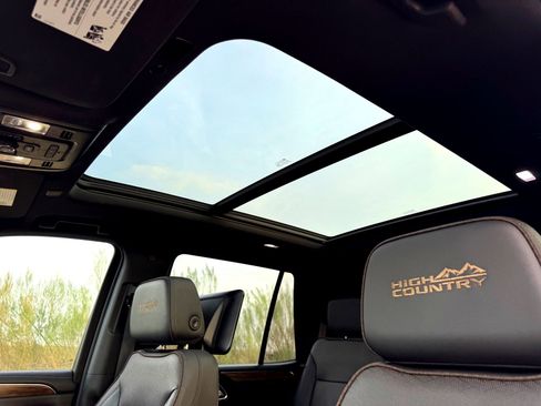 Used 2021 Chevrolet Tahoe High Country w/ Premium Package image 14