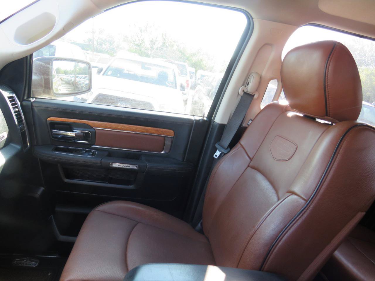 Used 2015 RAM 1500 Laramie Longhorn w/ Convenience Group AWD/4WD image 15