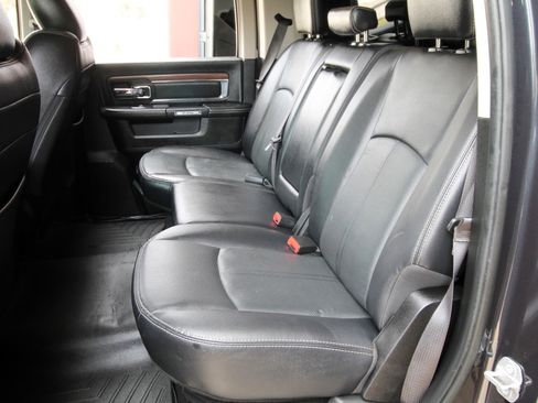 Used 2018 RAM 3500 Laramie w/ Convenience Group AWD/4WD image 46